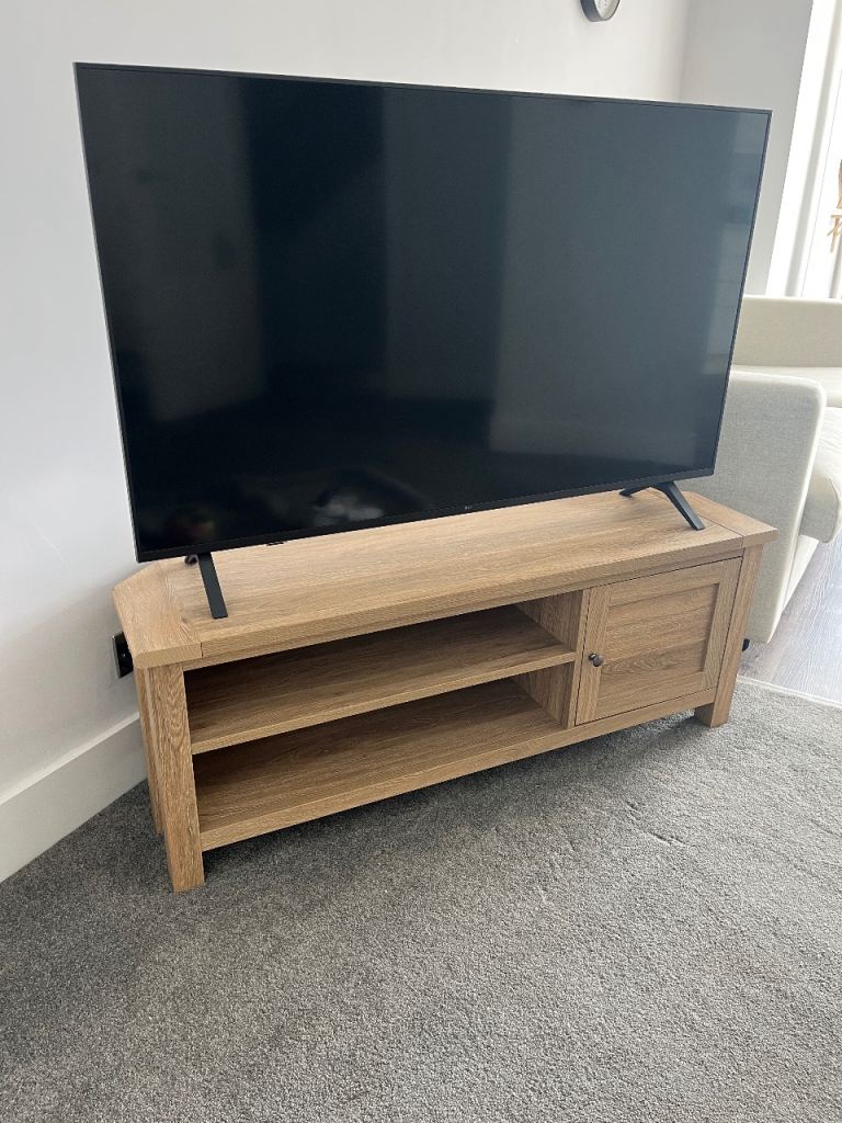 Dunelm Olney Corner TV Unit for TVs up to 55" – Great Condition