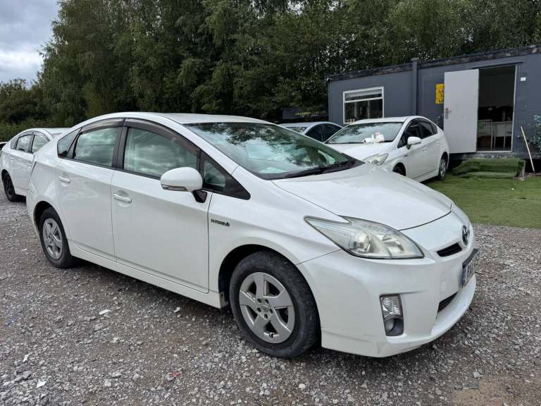 2011 Toyota Prius Toyota Prius Hybrid Petrol Pearl White  2011  5 Seater  1.8L
