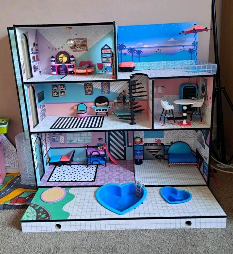 LOL Surprise OMG House 3 Storey Dolls House Large Collection Only