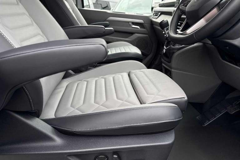 2025 Volkswagen Transporter 2.0 TDI 110 Commerce Pro Van-2 Seats Van DIESEL Manual