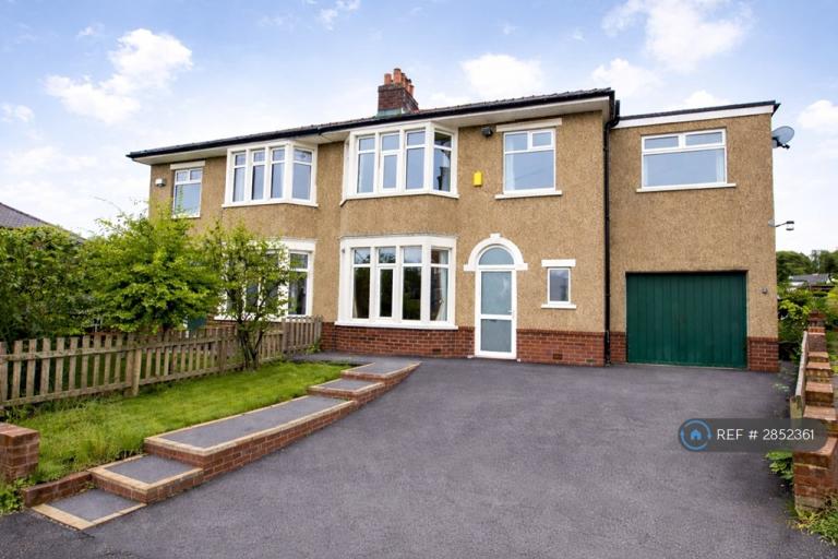 5 bedroom house in Montreal Road, Blackburn, BB2 (5 bed) (#2852361)