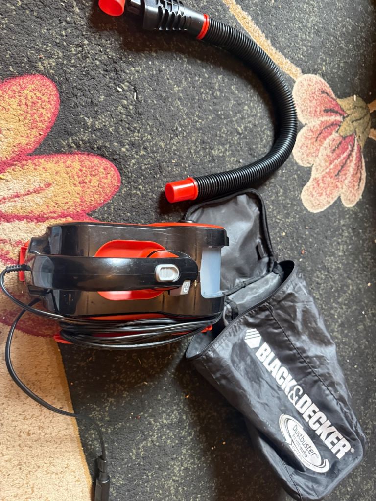 Black+Decker Dustbuster Pivot Auto Car Vacuum Cleaner