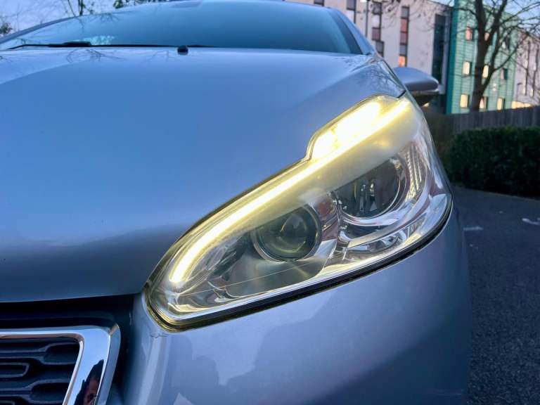 Peugeot, 208, Hatchback, 2012, Manual, 1397 (cc), 5 doors