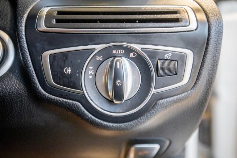 2018 Mercedes-Benz C Class 2.1 C250d AMG Line (Premium Plus) Saloon 4dr Diesel G-Tronic+ Euro 6 (...