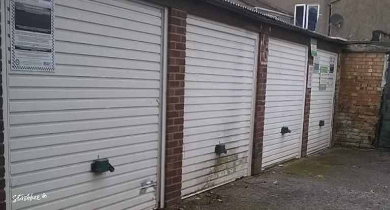 Garage to rent in London (N9) | Stashbee