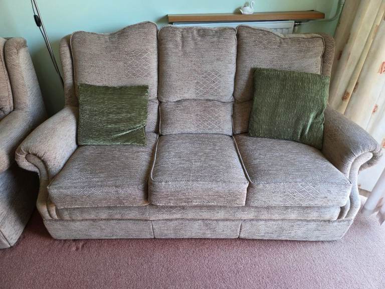 Free - Sofa & 2 armchairs