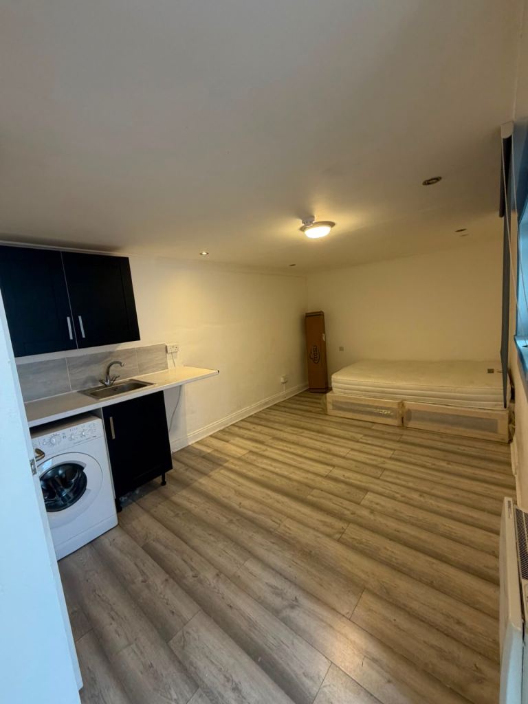 Spacious Studio Flat to Rent – NW2 – £1,400 pcm – DSS Accepted