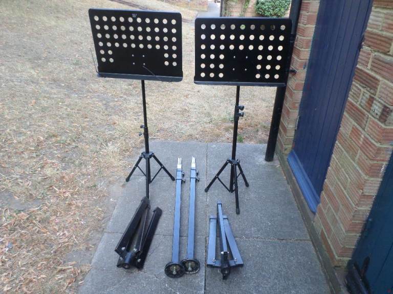 Speakers stand, music stand