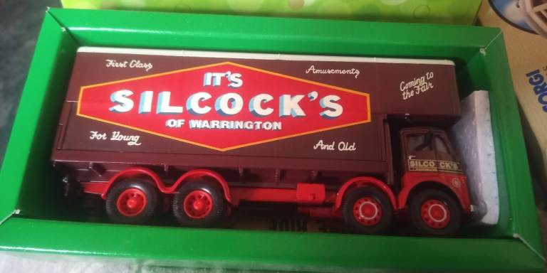 Corgi Classics model 12601 Foden Closed Pole Diecast Truck Silcock’s of Warrington