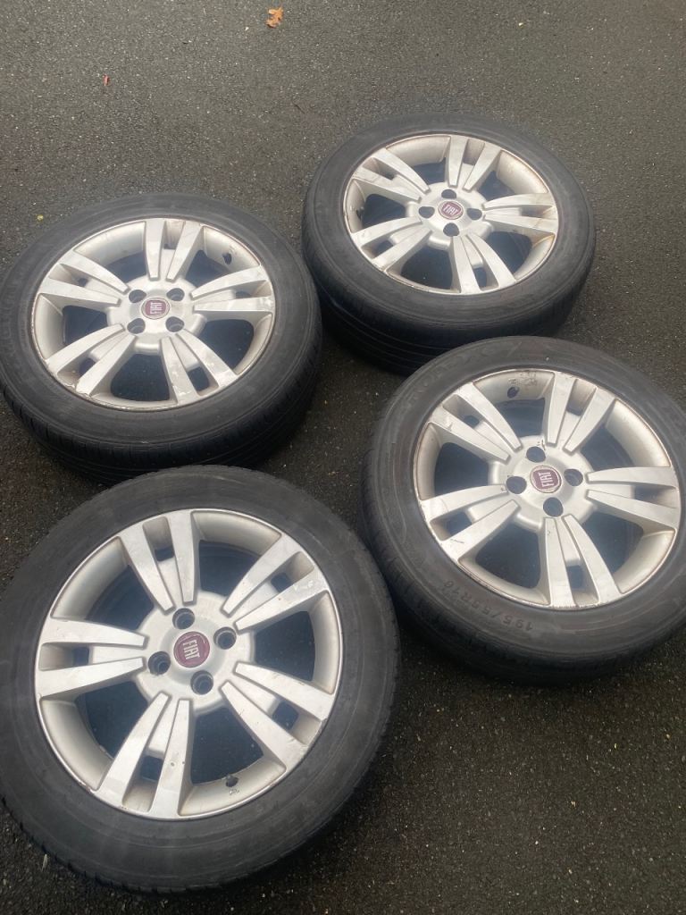 Alloy wheels with 195/55/16 tyres 4-5mm