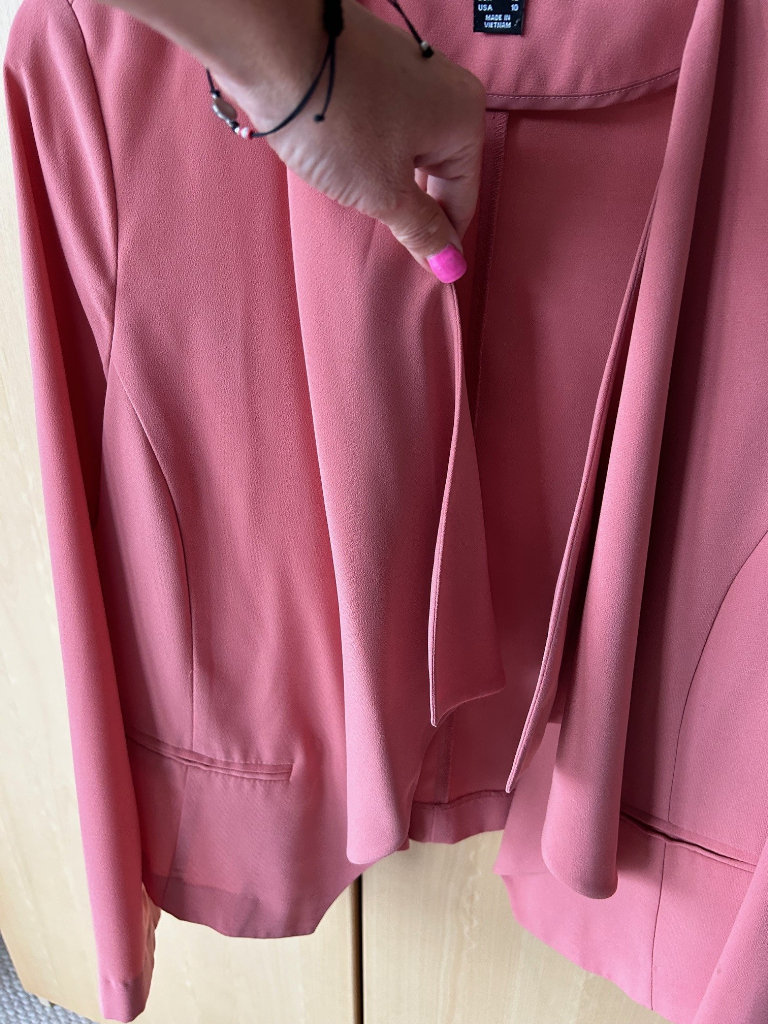 Ladies Coral Waterfall Blazer, size 14, good condition, pet & smoke free