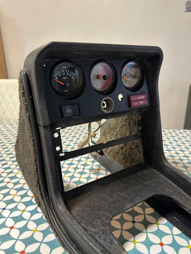 Porsche 924/944 complete centre console 
