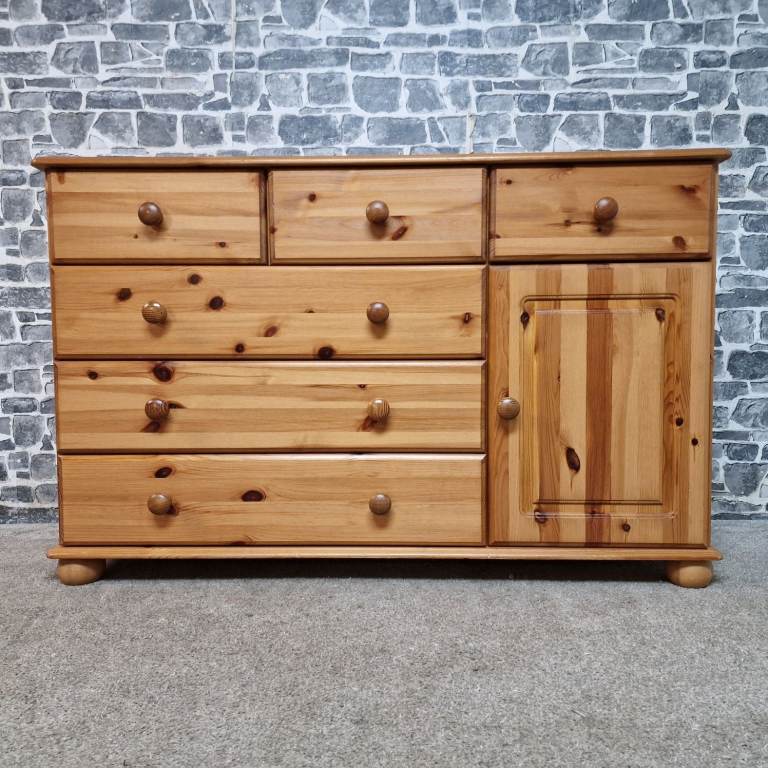 Large Pine Sideboard / Chest of Drawers with Cupboard