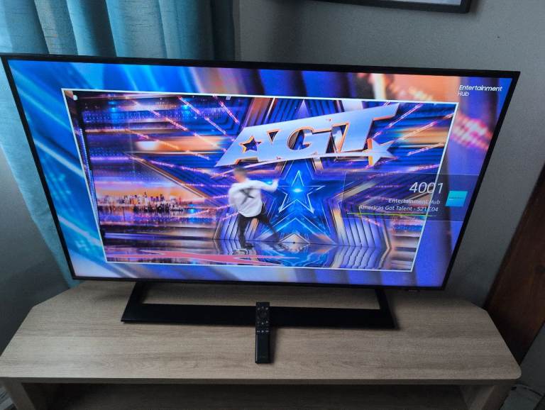 Samsung 43" 4K Smart TV ( UE43 AU9000K) - Excellent 