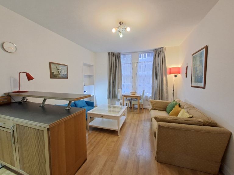 1 bedroom flat in St Marys Street, Old Town, Edinburgh, EH1 1SU