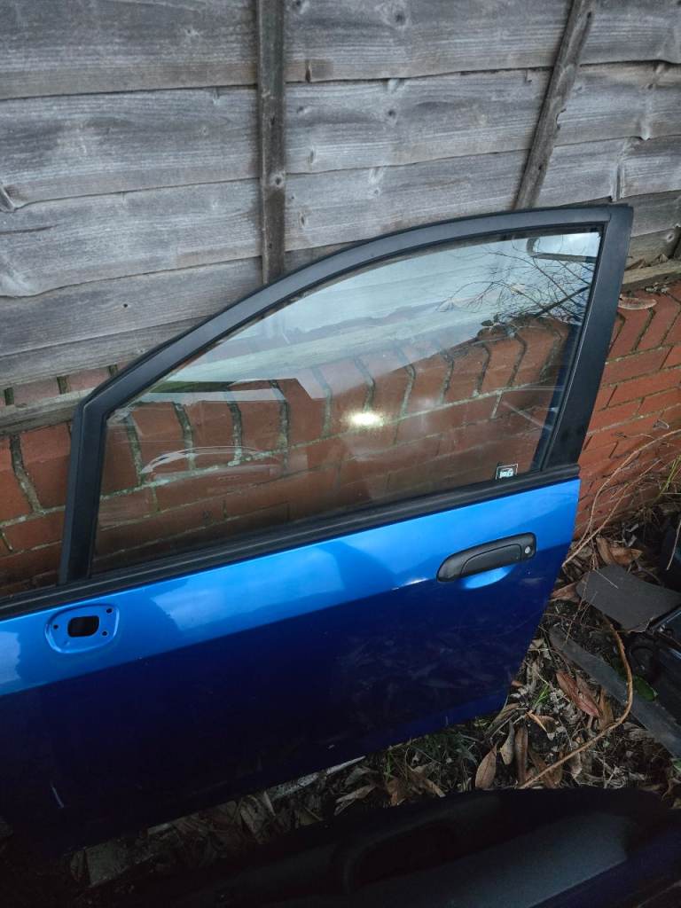 Honda jazz left side doors blue colour £40 each