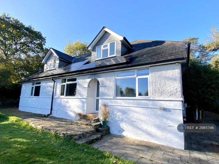 4 bedroom house in Lower Buckland Road, Lymington, SO41 (4 bed) (#2985746)