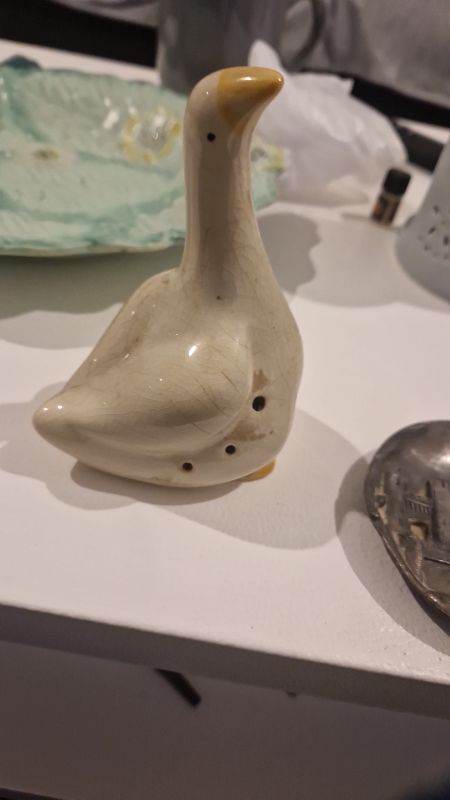 Various antique items 