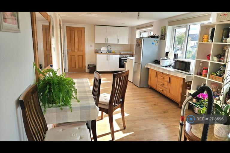 1 bedroom in Cae Gwyn Rd, Cardiff, CF14 (#2718696)