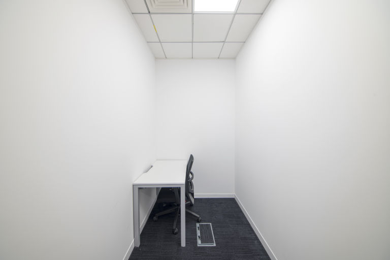 Swindon - SN56QR \ Private Office for 1 Person, Ready to Use