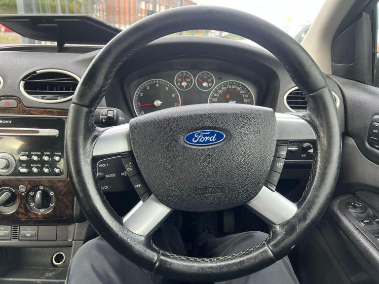 2007 Ford Focus 1.6 Ghia 5dr HATCHBACK PETROL Manual