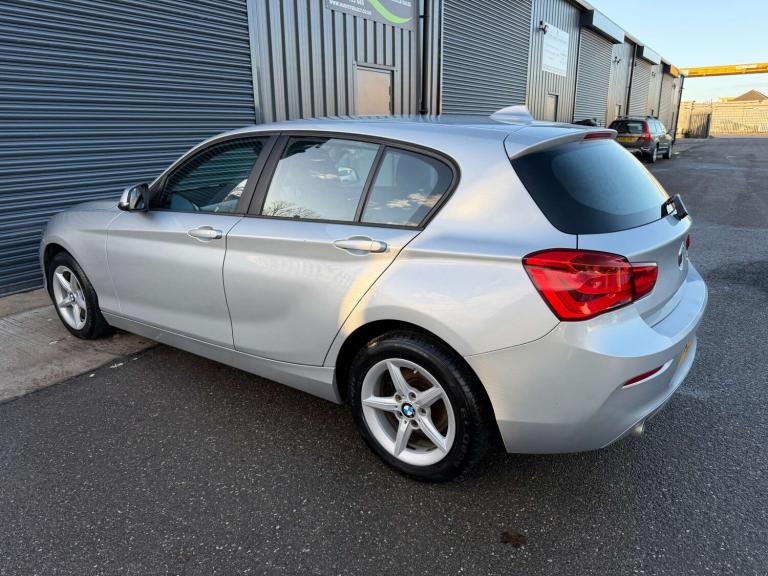 2018 BMW 1 Series 118d SE 5dr [Nav/Servotronic] HATCHBACK DIESEL Manual