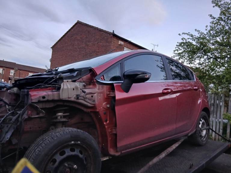 Ford Fiesta Mk7 1.0 ecoboast 2015 burgundy 