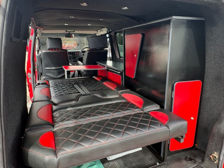 VOLKSWAGEN CAMPER VAN 2 BERTH WITH ROCK&ROLL BED TABLE TV FULL HOOK UP WITH SOLAR PANELS ON ROOF 