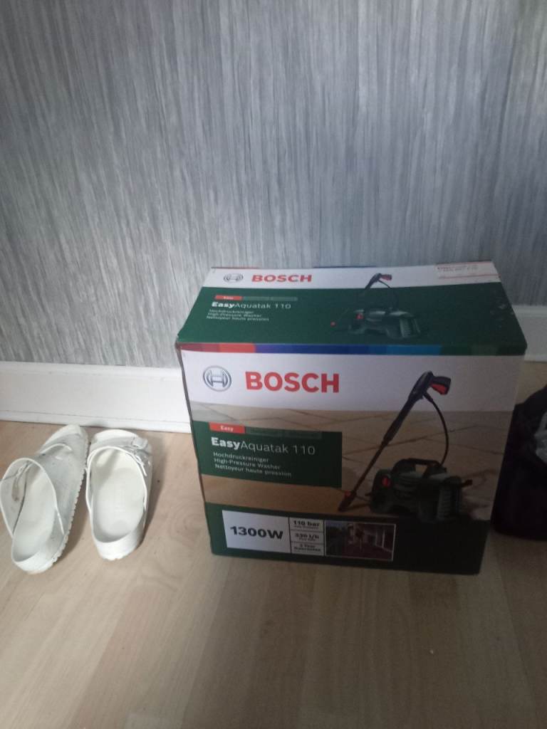 Bosch EasyAquatak 110 Pressure Washer - Brand New
