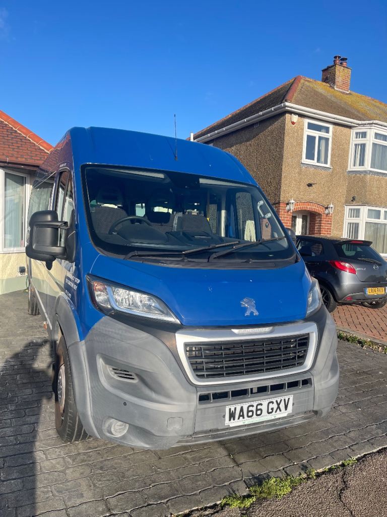 Peugeot Boxer 440 Minibus L4H2 17-seater