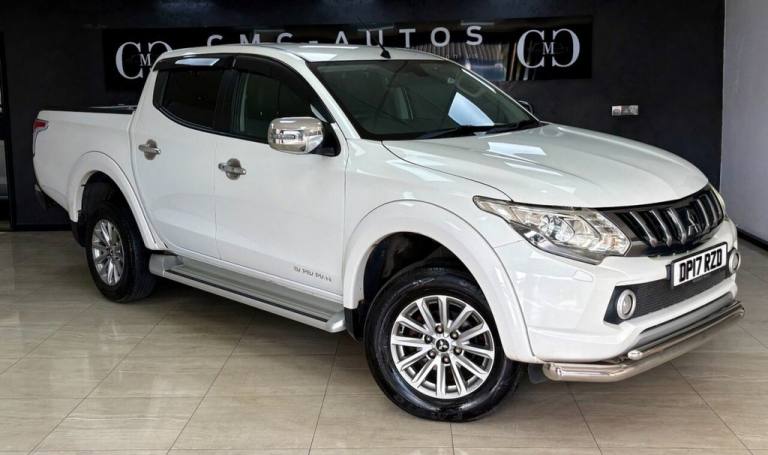 2017 Mitsubishi L200 2.4 DI-D DC Barbarian Pickup Double Cab 4dr Diesel Manual 4WD Euro 6 (178 p ...