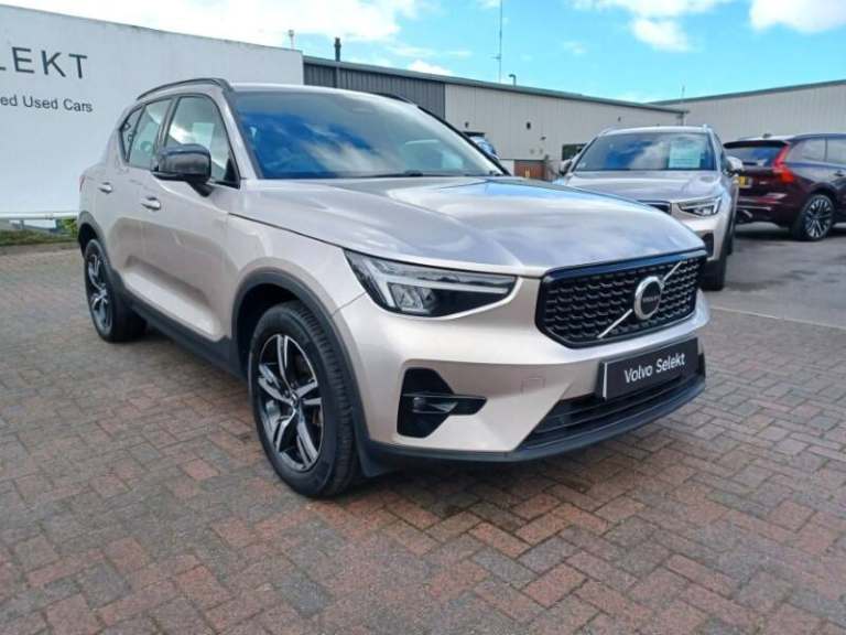 VOLVO XC40 2.0 B3P Plus Dark 5dr Auto