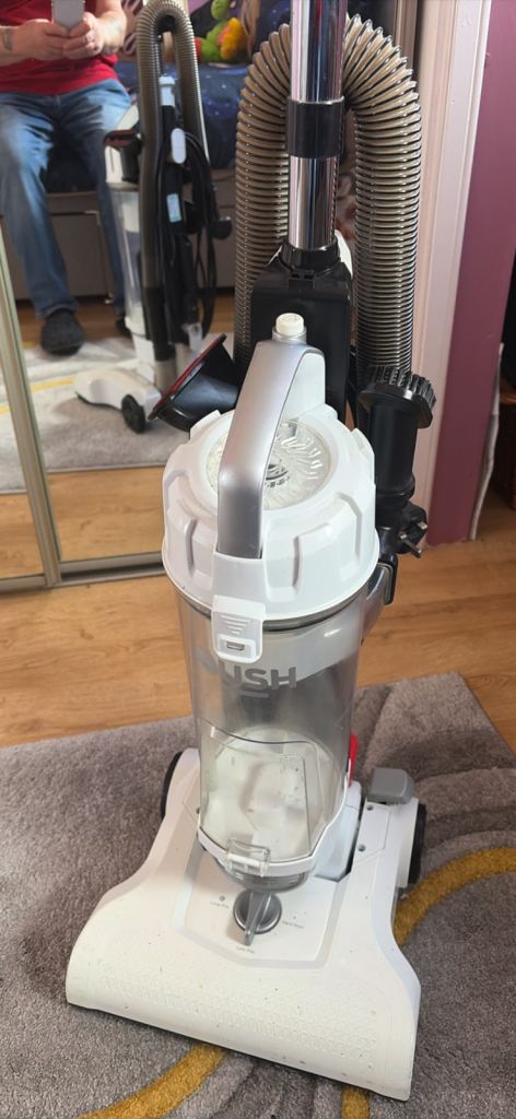 Bush  upright  vacuum cleaner 