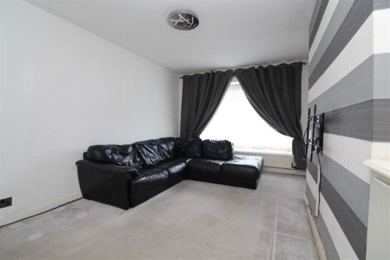 Room to rent in east ham