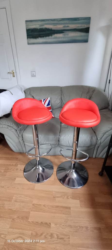  Bar/kitchen stools excellent  condition 