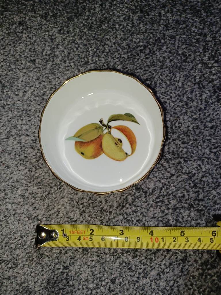 Royal Worcester Evesham Gold small flan dish