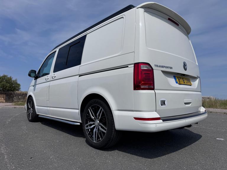2018 VOLKSWAGEN TRANSPORTER T6 SPORTLINE 204BHP DSG. POP TOP. SOLAR.NO VAT