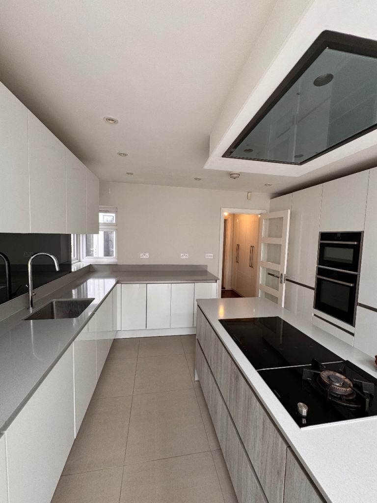 4 BEDROOM AVAILABLE FOR RENT