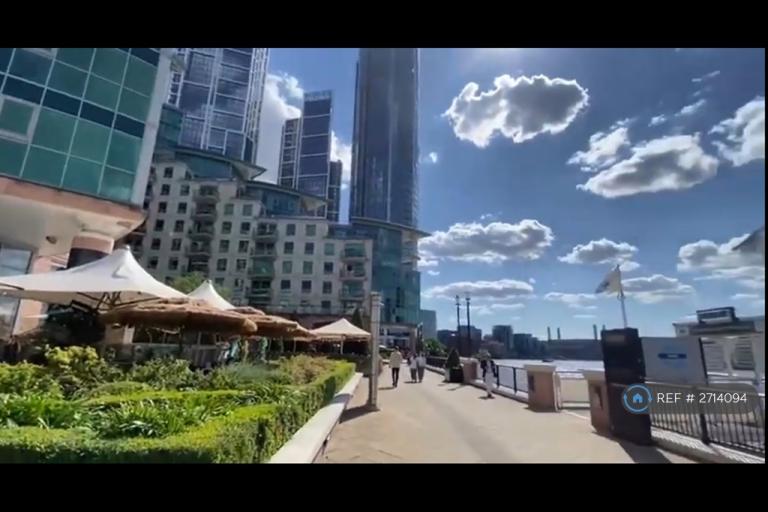 1 bedroom flat in St. George Wharf, London, SW8 (1 bed) (#2714094)