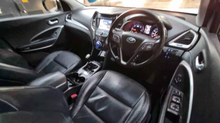  Hyundai Santa Fe Premium – 2.2 Diesel | Manual | Full Leather | 7-Seater | Fully Loaded | 