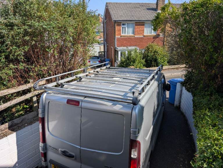 Van Guard ULTI Roof Rack 7 Bar with Roller L1H1 (For Renault Trafic 2014-)