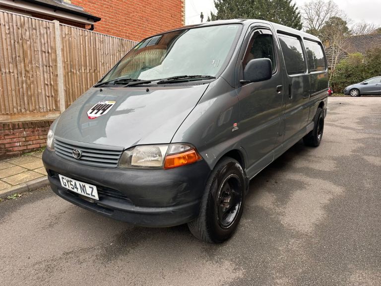 2004 Toyota Hiace LWB 300 GS 2.5 D-4D