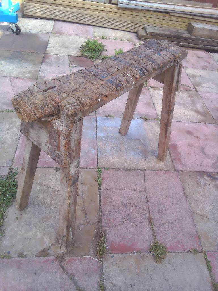 Vintage saw horse decorative antique very well used 