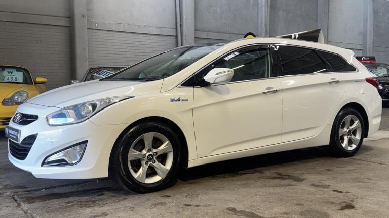 HYUNDAI I40 1.7 CRDi Blue Drive Premium Diesel White Estate 5dr