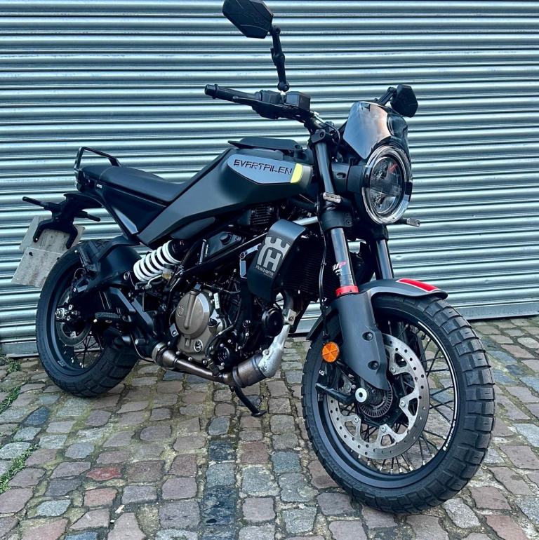 Husqvarna Svartpilen 125 E5 2024