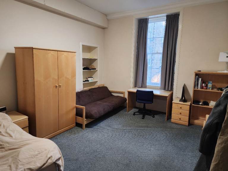 Large Room · City Centre · Bills Included · £160pw