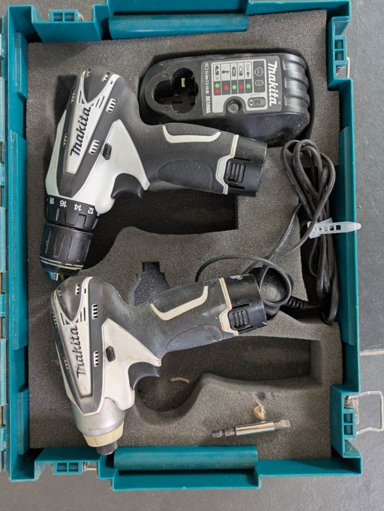 Makita Cordless Drill and Impact Driver Set with Charger