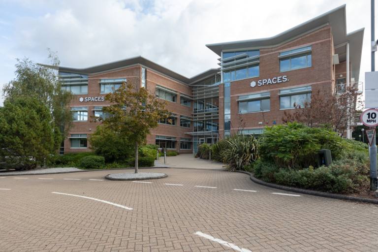 Fareham - PO15 7AZ \ Office with 2 Desks for Rent