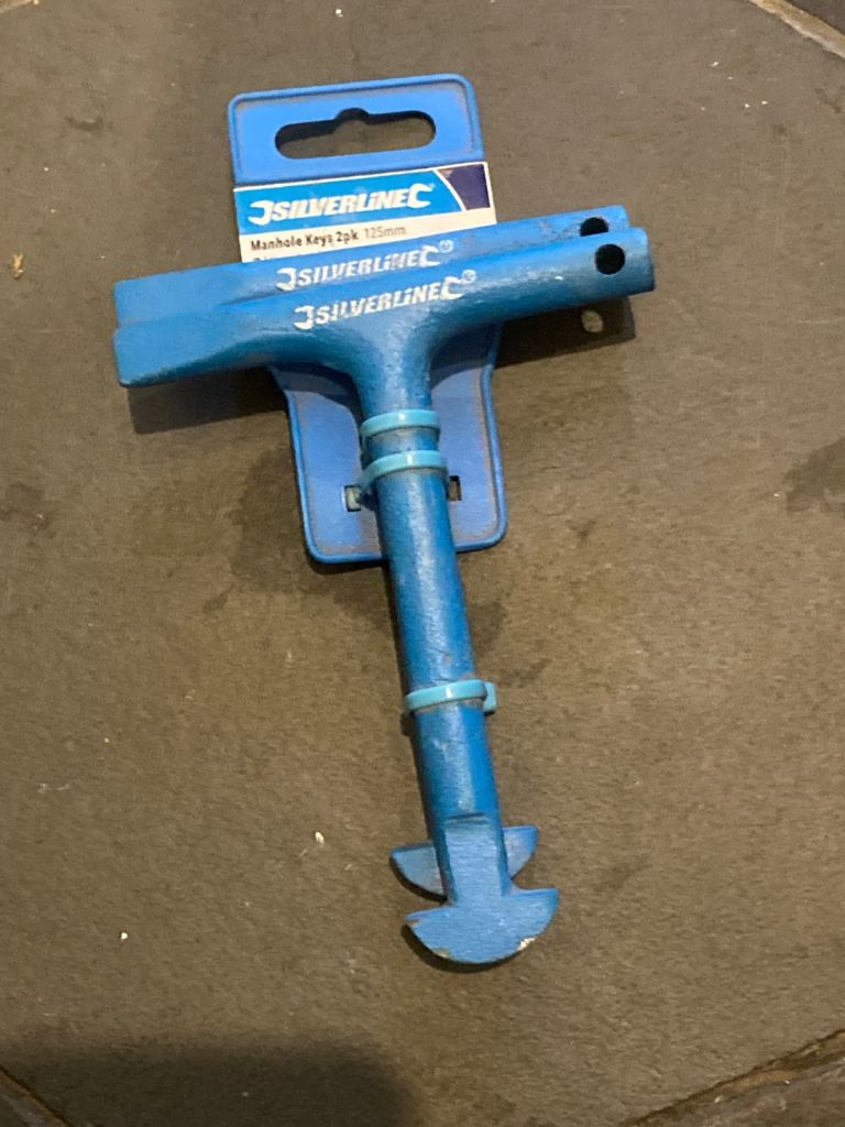 Silverline 125mm manhole keys