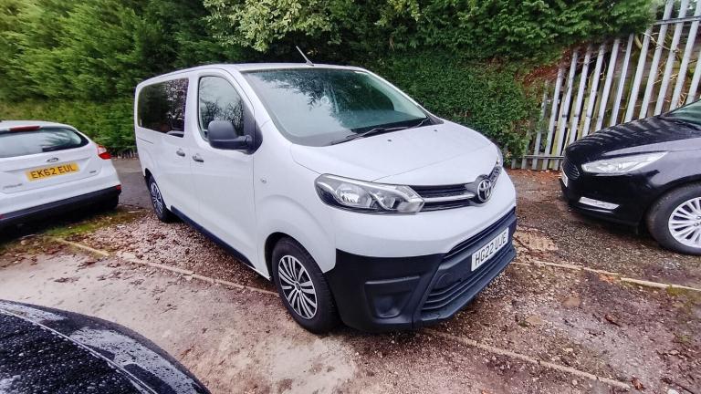  Toyota PROACE CITY Verso 1.5D 120 9 SEAT COMBI UK CAR Diesel Manual